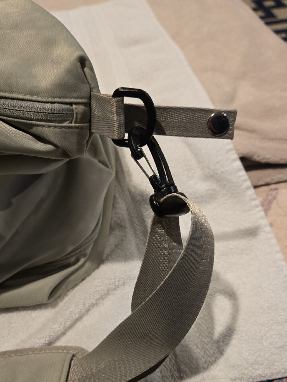 Lightweight Duffel Bag in Light Green - Picture 6 of 16
